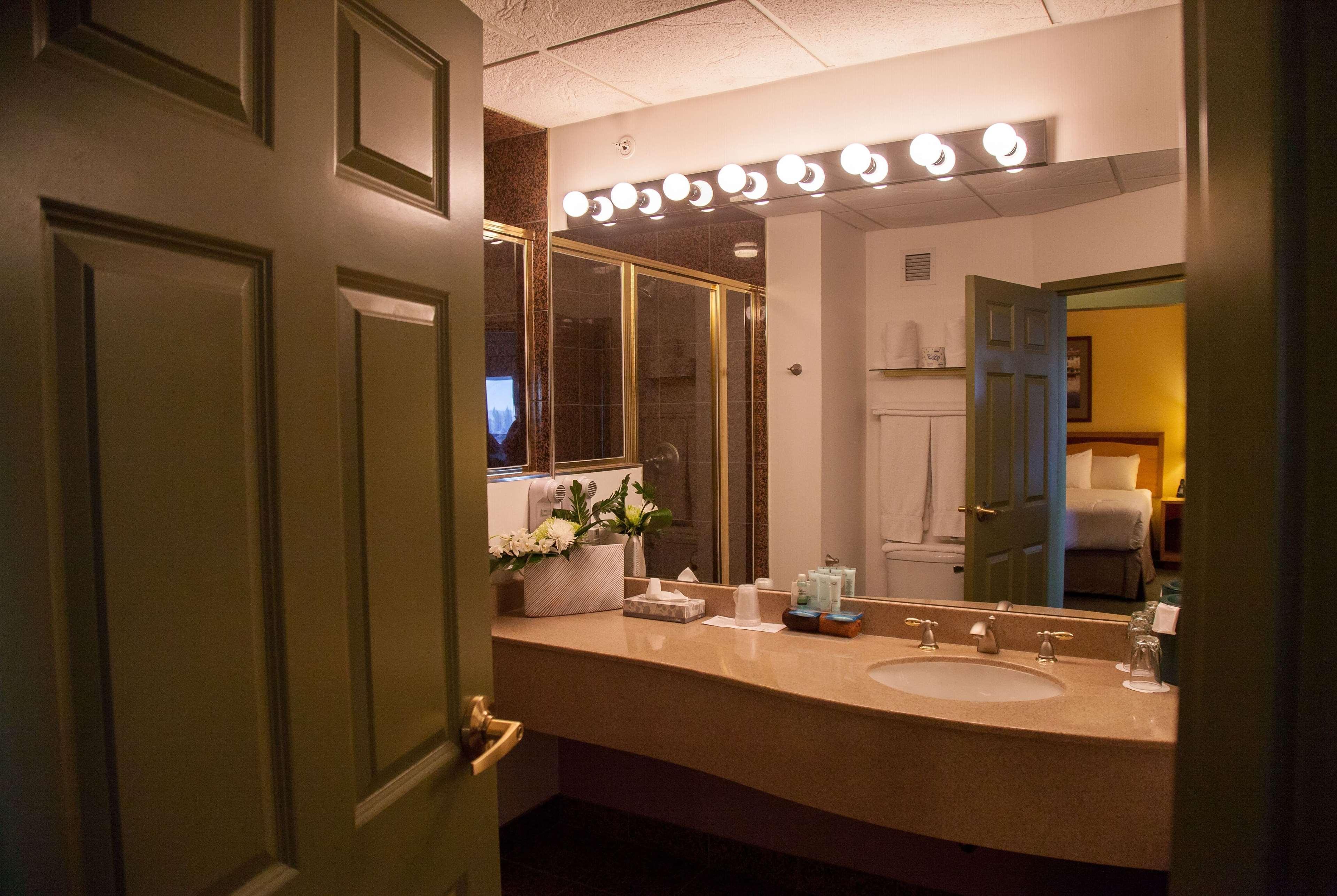 Medicine Hat Lodge, Trademark Collection By Wyndham Exteriör bild