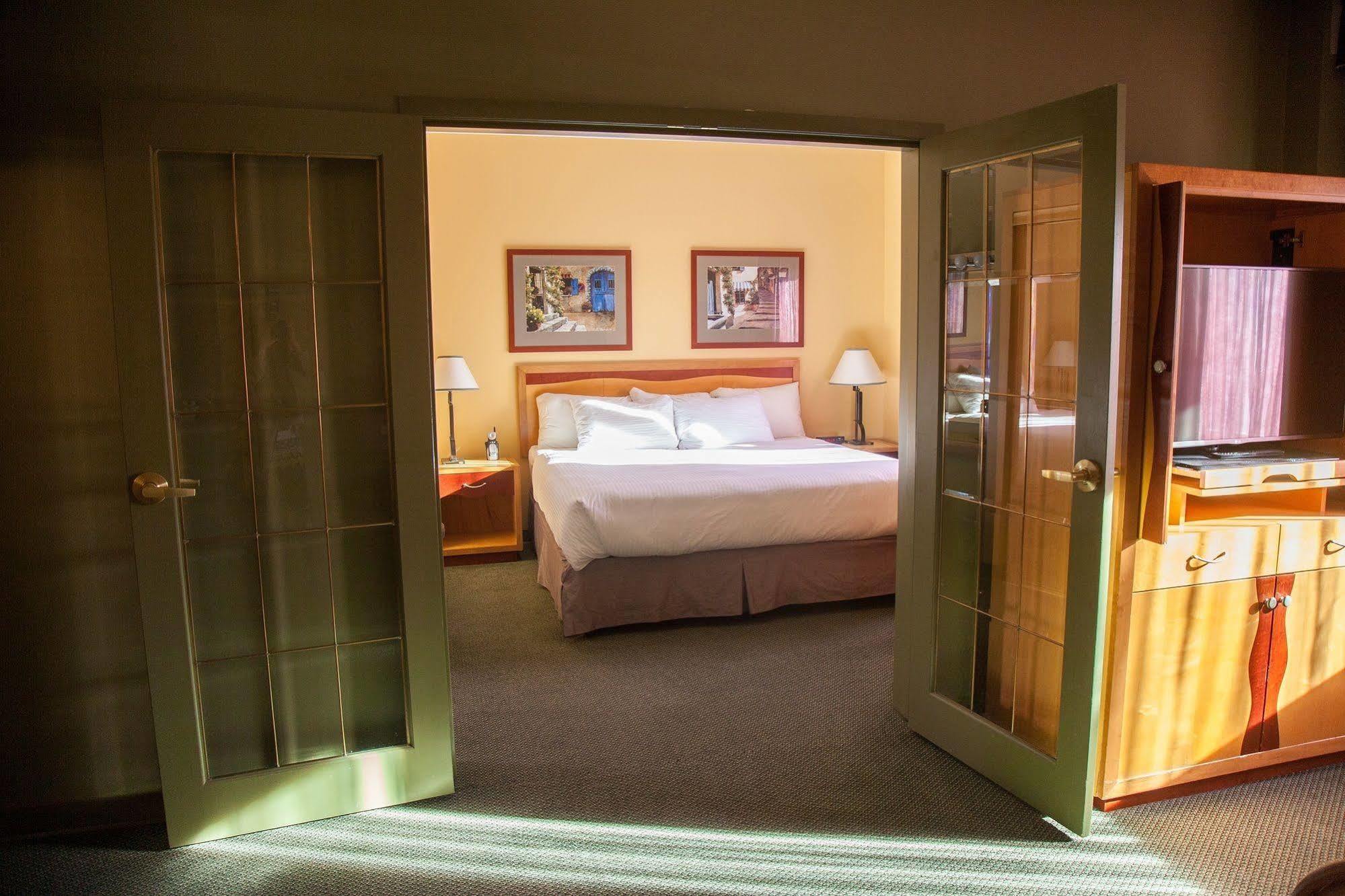 Medicine Hat Lodge, Trademark Collection By Wyndham Exteriör bild